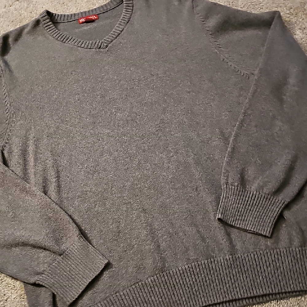 H5🔹️Merona Gray V-Neck Sweater for Men